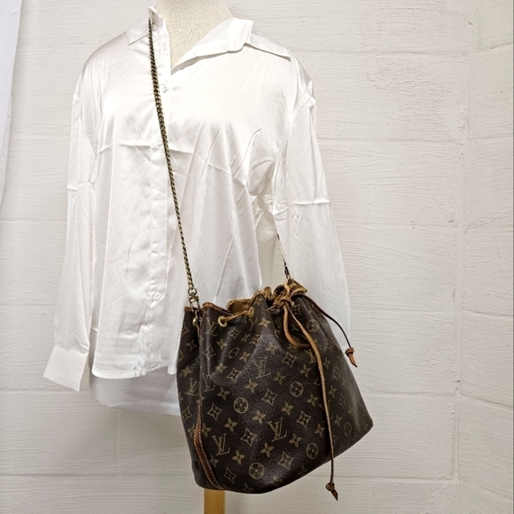 Louis Vuitton Noe Bucket Bag in Monogram Canvas and Leather - Picture 3 of 15